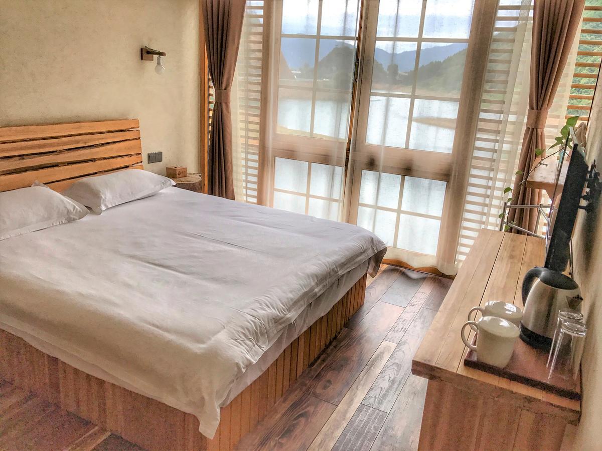 The Lake View Deyishe Resort In Thousand Island Lake Qianwu Exterior photo