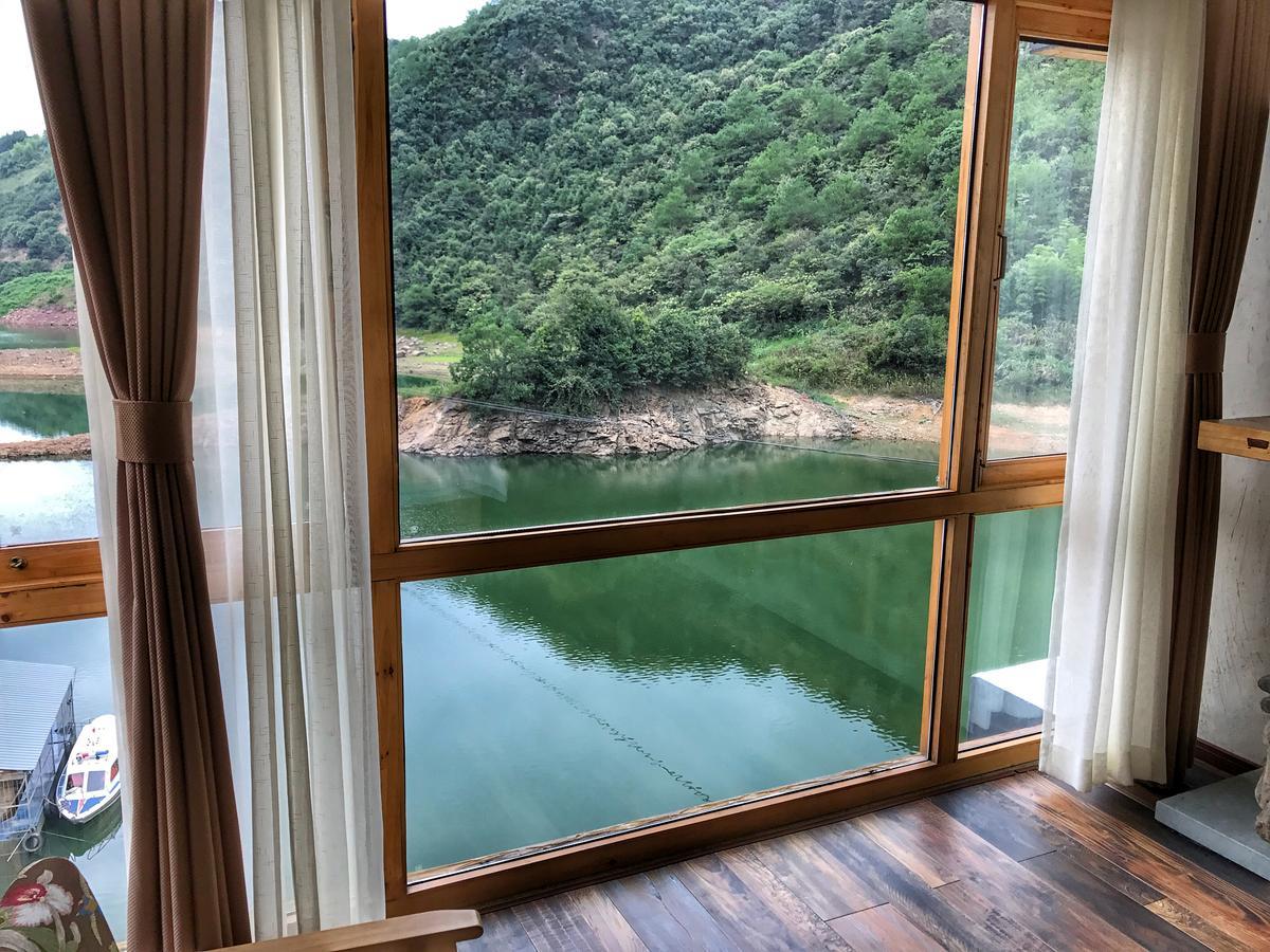 The Lake View Deyishe Resort In Thousand Island Lake Qianwu Exterior photo