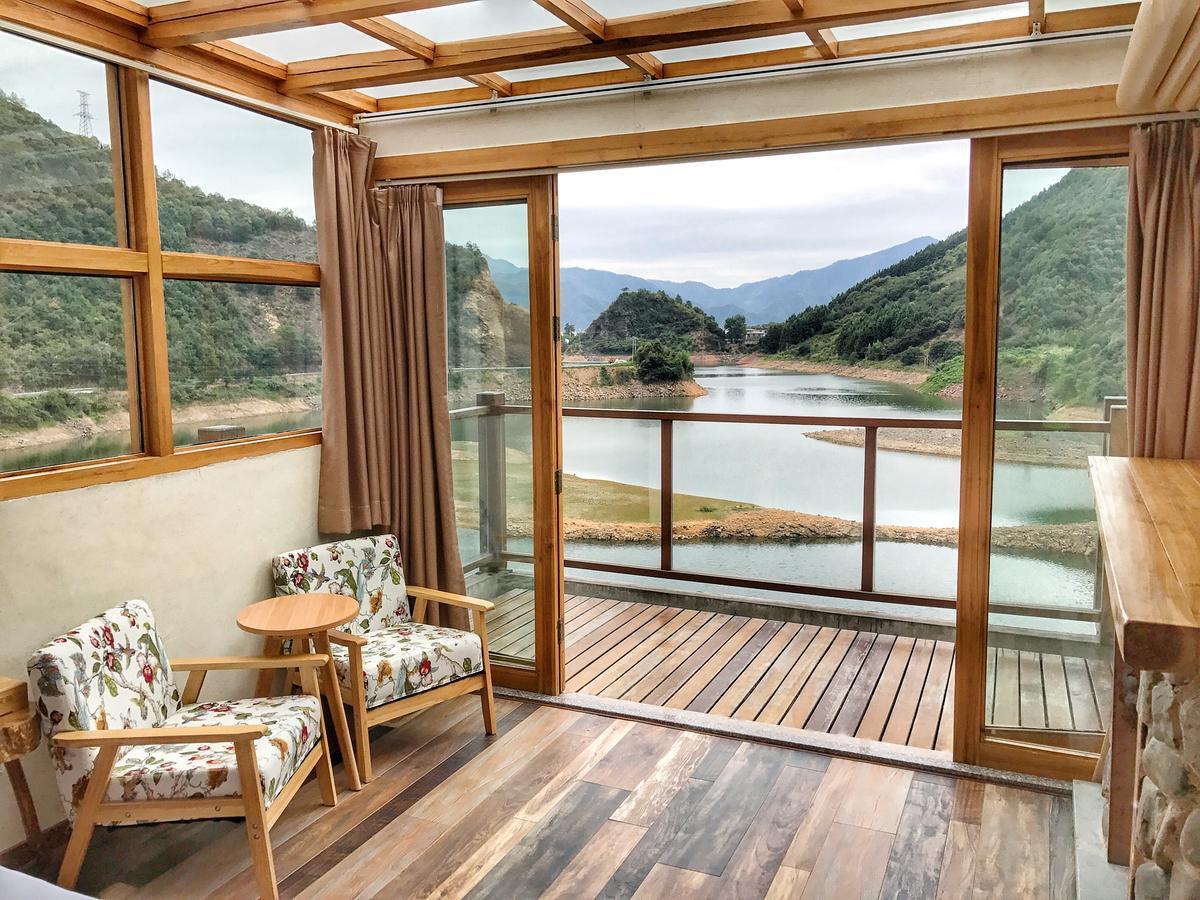 The Lake View Deyishe Resort In Thousand Island Lake Qianwu Exterior photo