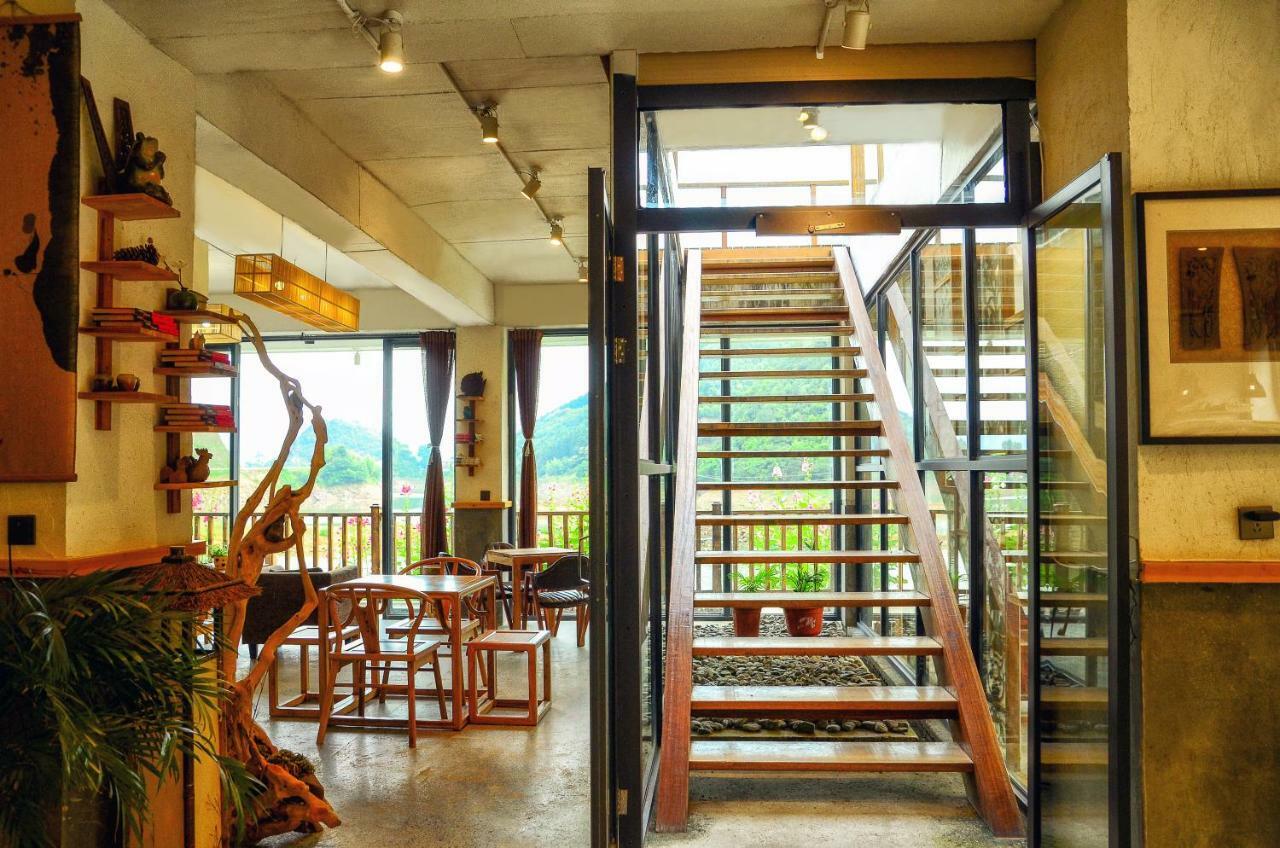 The Lake View Deyishe Resort In Thousand Island Lake Qianwu Exterior photo